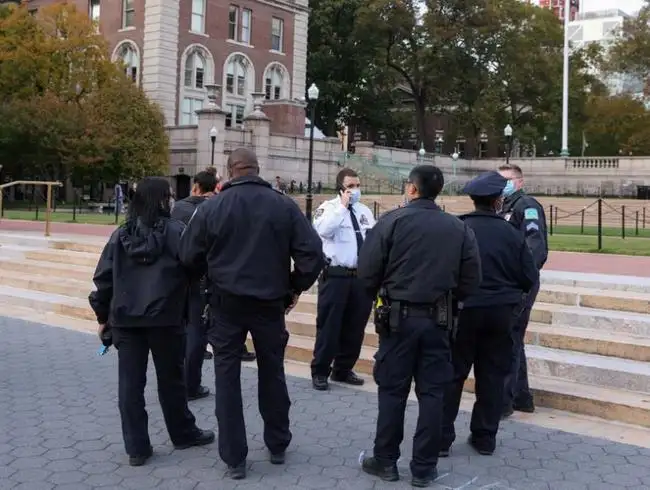 纽约一华裔学生众多高中遇炸弹威胁 警方正在调查中