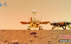天问一号探测器着陆火星首批科学影像图发布 图像可见五星红旗