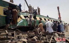 巴基斯坦列车相撞致63死逾百伤 事故原因尚在调查