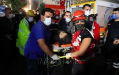 土耳其3岁女童在地震废墟中被埋65小时后获救