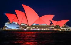 Sydney locks down for third week