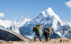 尼泊尔自10月17日起开始对国际游客开放徒步登山等活动