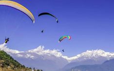 Paraglider crashed in Nepal, causing one death and one injury: to pick flowers for female tourists