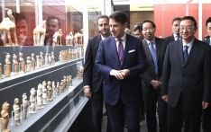 意大利总理孔特参观“归来——意大利返还中国流失文物展”