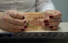 Russia faces financial meltdown as sanctions slam its economy