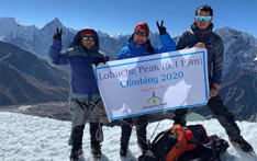 继巴林探险队，今年第二个探险队登上了洛布切高峰
