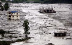 Sindhupalchowk 洪水31 人被河流冲走失踪