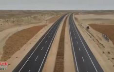 实现3.5小时“高速直达” 新疆首条沙漠高速公路建成通车