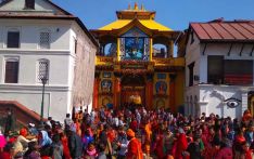 南亚网络电视｜尼泊尔今天过湿婆节 约有80万狂欢者在帕斯帕提那神庙祈祷