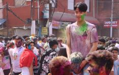 南亚网视 SATV| 尼泊尔洒红节：色彩缤纷中的欢乐促“疫”渐远