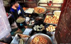 尼泊尔在世界经济排名垫底，你知道他们吃什么吗？跟想象的不一样
