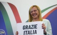 意大利新政府宣誓就职 首位女总理如何接招三重挑战？
