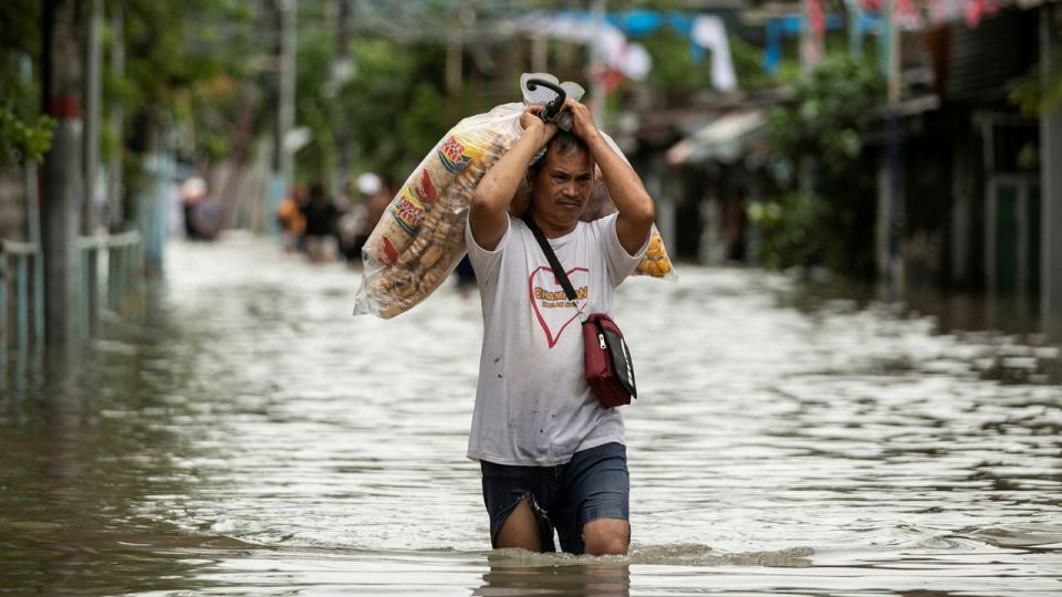 221031100035-philippines-floods