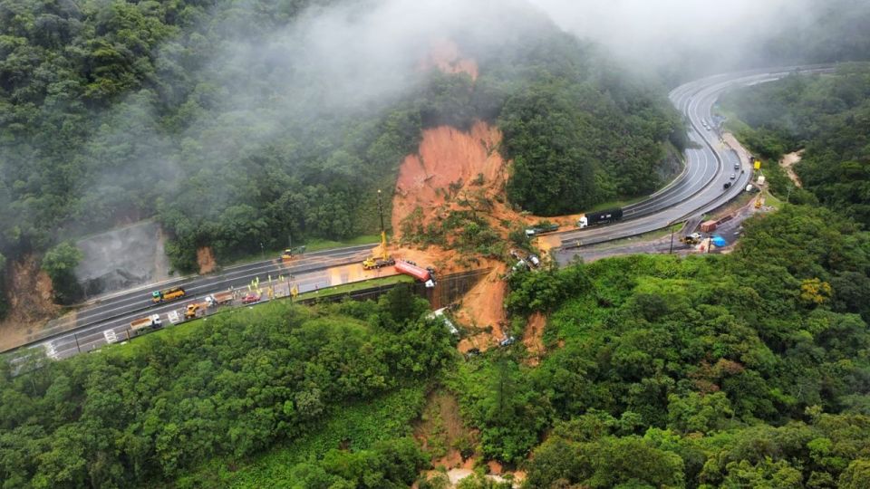 221129191305-01-brazil-landslide-1130