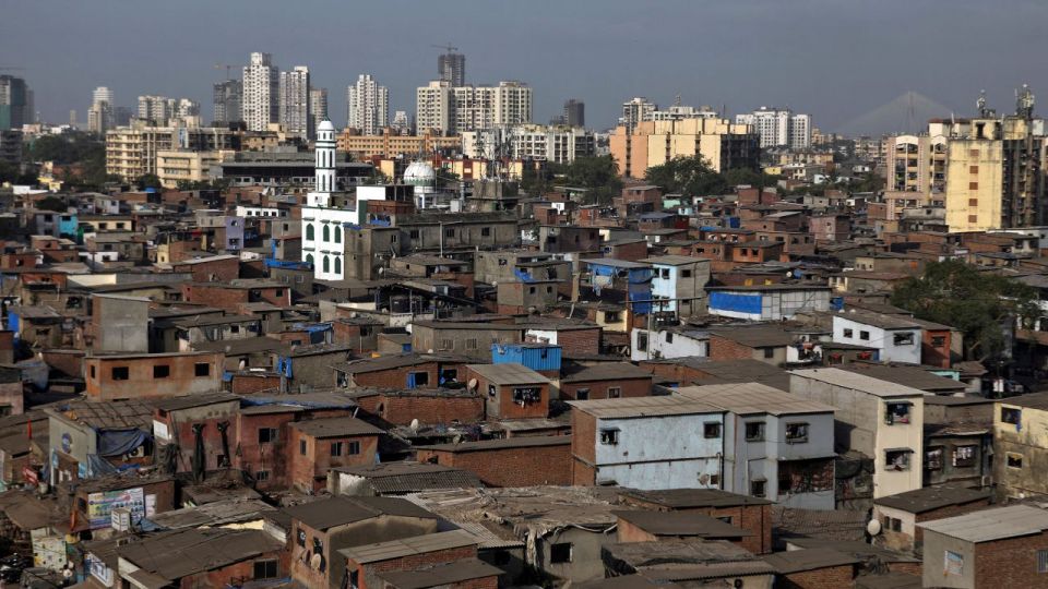 221130000605-dharavi-india-slum-200409