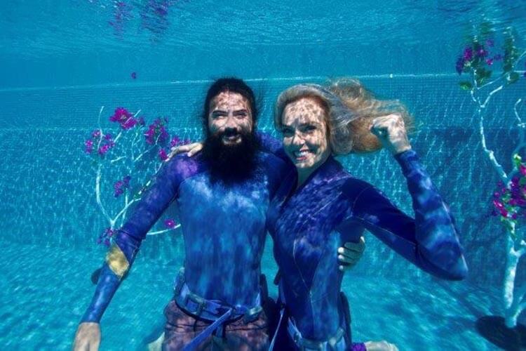world-record-longest-underwater-kiss-success