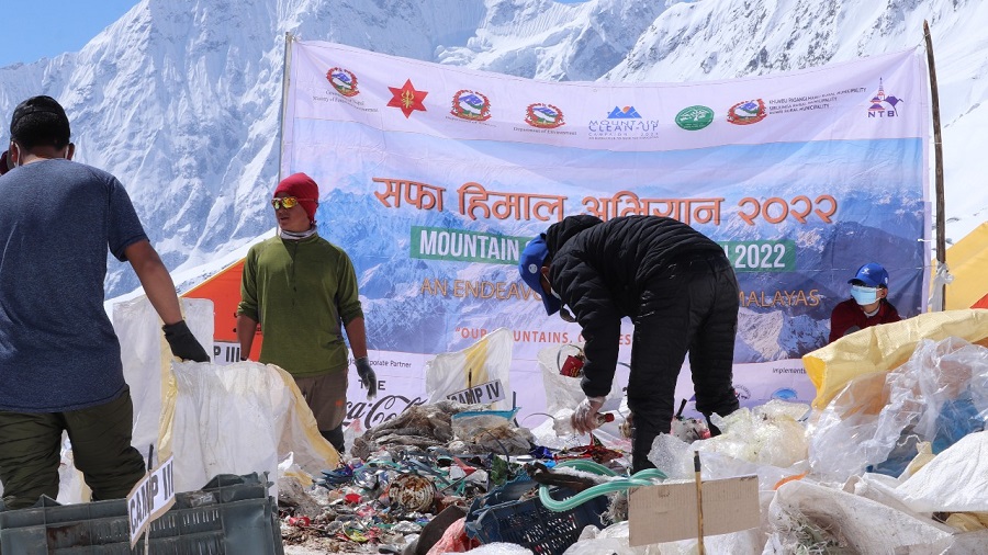 clean-mounatin-campaign-Nepal-army