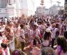 尼泊尔盛大狂欢 “洒红节”  在色彩中彰显自我