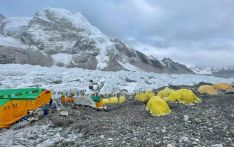 尼泊尔登山季拉开帷幕 旅游部开始发放登山许可证