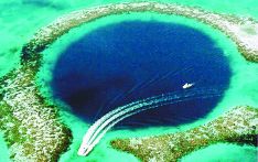 洪都拉斯“钻洞”探险：探访考古遗迹 欣赏蓝海之美