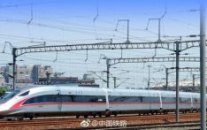 台湾学生乘高铁体验“中国速度”，在南京深入了解历史