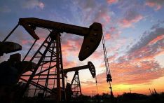 俄罗斯宣布每日减产50万桶石油至2023年底