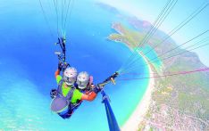 在土耳其体验滑翔伞魔力 吓到腿脚发软 飞出美妙感觉