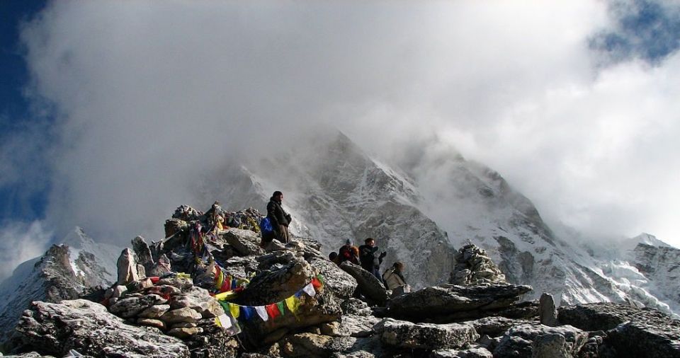 trekking-in-nepal-in-december-1024x540