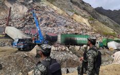 大规模山体滑坡掩埋卡车，在巴基斯坦造成 2 人死亡