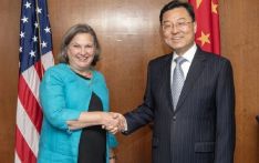 中国驻美大使谢锋会见美国副国务卿纽兰