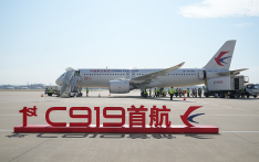 C919今天开启首次商业载客飞行，130余名旅客率先体验