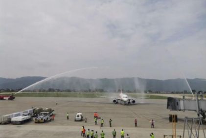 视频：博卡拉国际机场迎接首架国际航班