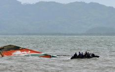 菲律宾一客船倾覆至少30人遇难 超载或系原因之一