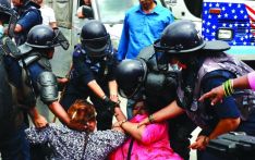 Angry cooperative victims, police clash