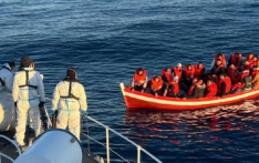 地中海移民船接连失事 致十余人死亡数十人失踪