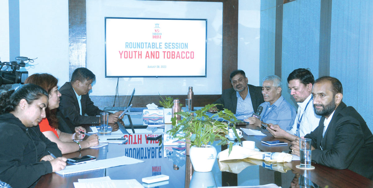 no-tobaco-roundtable--1_Om1zqmBEGC