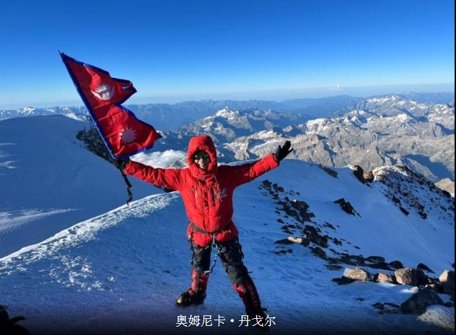 喜马拉雅航空机组人员奥姆尼卡和记者夏尔巴人规模厄尔布鲁士峰