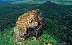 श्रीलङ्कामा विशाल ढुंगामा ‘रावणको दरबार’