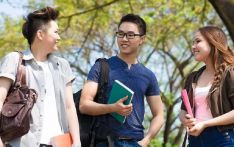 加媒：冗长安全审查困扰中国留学生