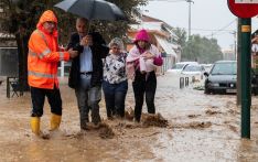 希腊中部持续降雨引发洪灾 致1人死亡