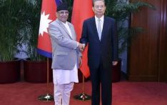 赵乐际会见尼泊尔总理普拉昌达