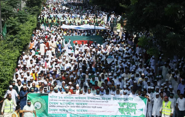 Thousands of devoted Muslims join a religious procession (Jashne Julush) in Dhaka to celebrate Eid-e-Miladunnabi on Thursday, September 28, 2023. Photo: Mehedi Hasan/Dhaka Tribune