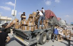 英媒：近千名外国人逃离加沙，200多万巴勒斯坦人仍然被困