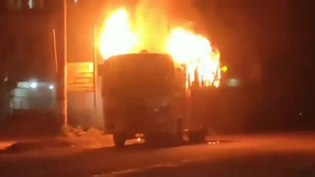 3 buses set ablaze in Dhaka