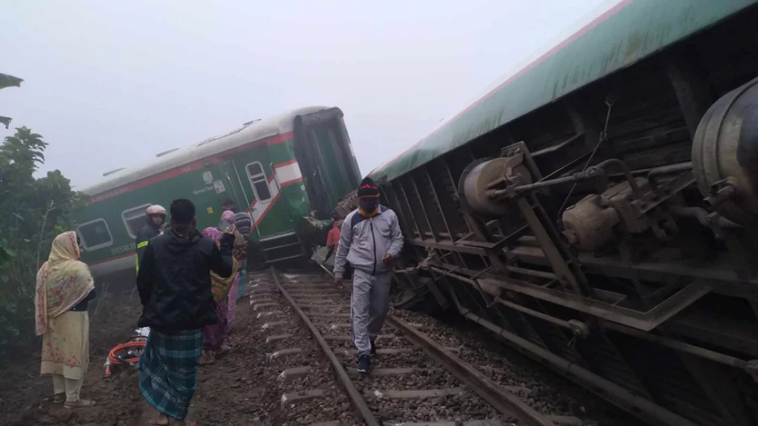 Mohanganj Express derails: Low speed averts high death toll
