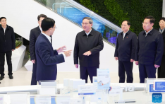 Chinese premier stresses advancing people-centered new urbanization