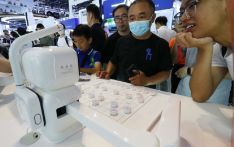 中国下棋机器人“元萝卜”进军日韩市场