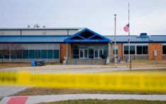 悲剧！美高中校长为救学生中枪身亡，“袭击发生时曾试图接近并说服枪手”