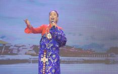 藏历木龙新年：女声独唱《兴旺的家乡》