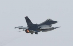 韩媒：驻韩美军F-16战机坠毁在海上，一飞行员获救